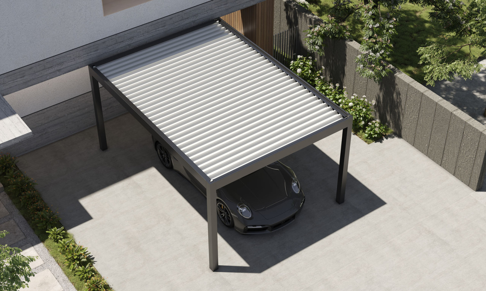 lüks bir villaya ait olan bir spor araba modern bir carport'a park etmiştir.