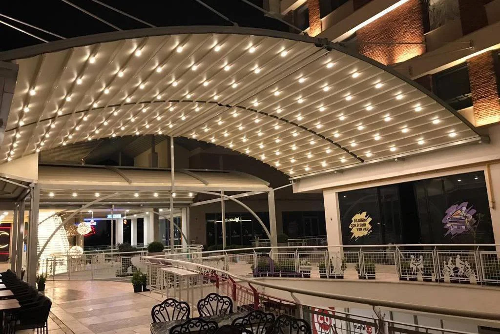 Bombeli Askılı Pergola